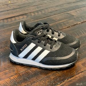 Toddler boys adidas gym shoes